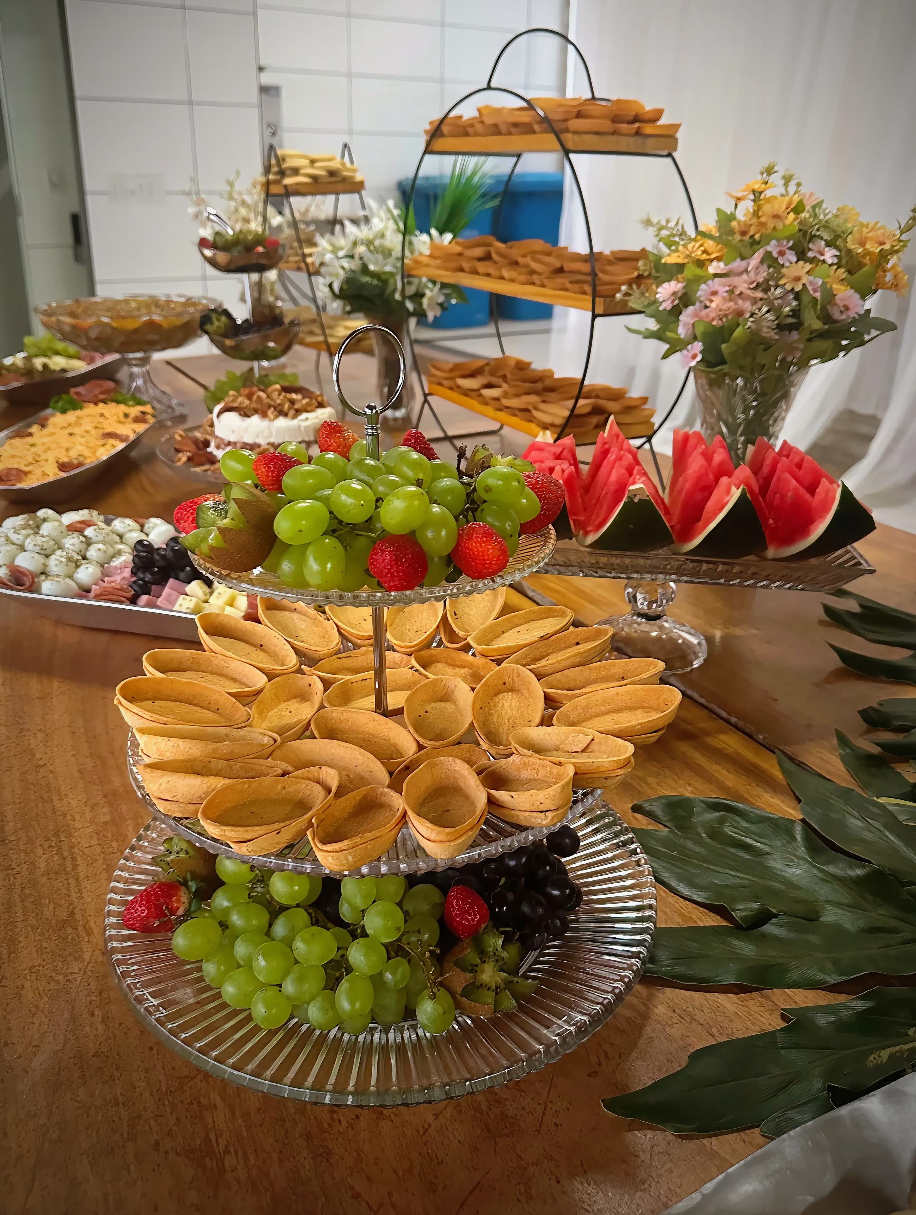 Mesa de buffet da Adelaide Festas & Buffet — foto 3